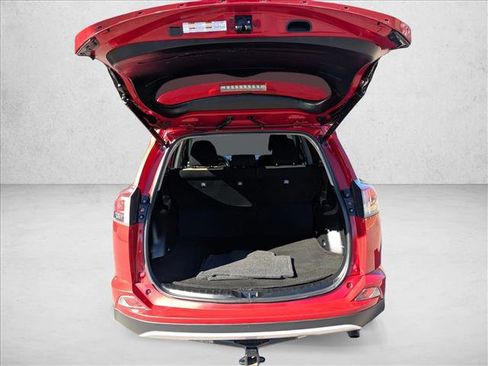 Used 2016 Toyota RAV4 XLE image 8