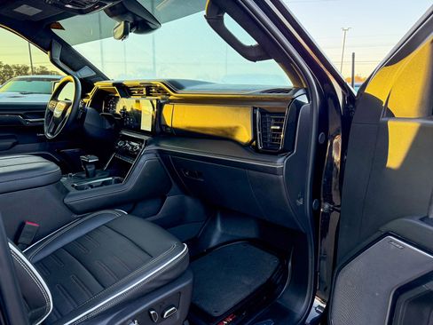 Used 2024 GMC Sierra 1500 AT4X image 26