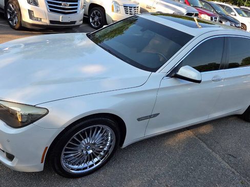 Used 2011 BMW 750Li xDrive AWD/4WD image 6