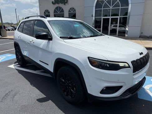 Used 2023 Jeep Cherokee Altitude Lux w/ Lux Elite Package AWD/4WD image 2