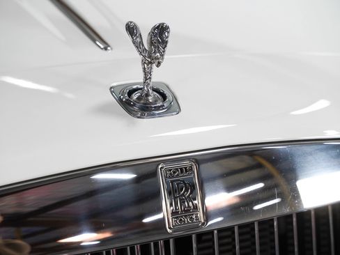 Used 2017 Rolls-Royce Dawn RWD image 12
