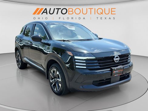 Used 2025 Nissan Kicks SV AWD/4WD image 7