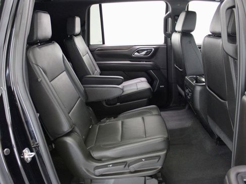 Used 2021 Chevrolet Suburban Z71 w/ Z71 Signature Package image 44