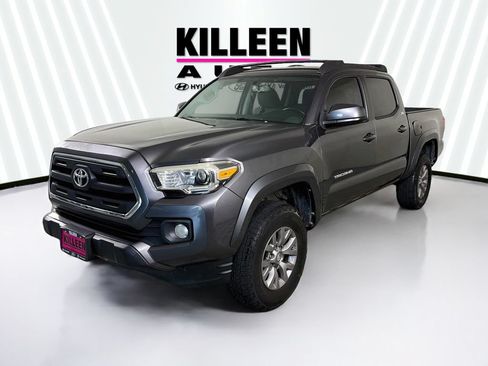 Used 2017 Toyota Tacoma SR5 w/ Tow Package AWD/4WD image 3