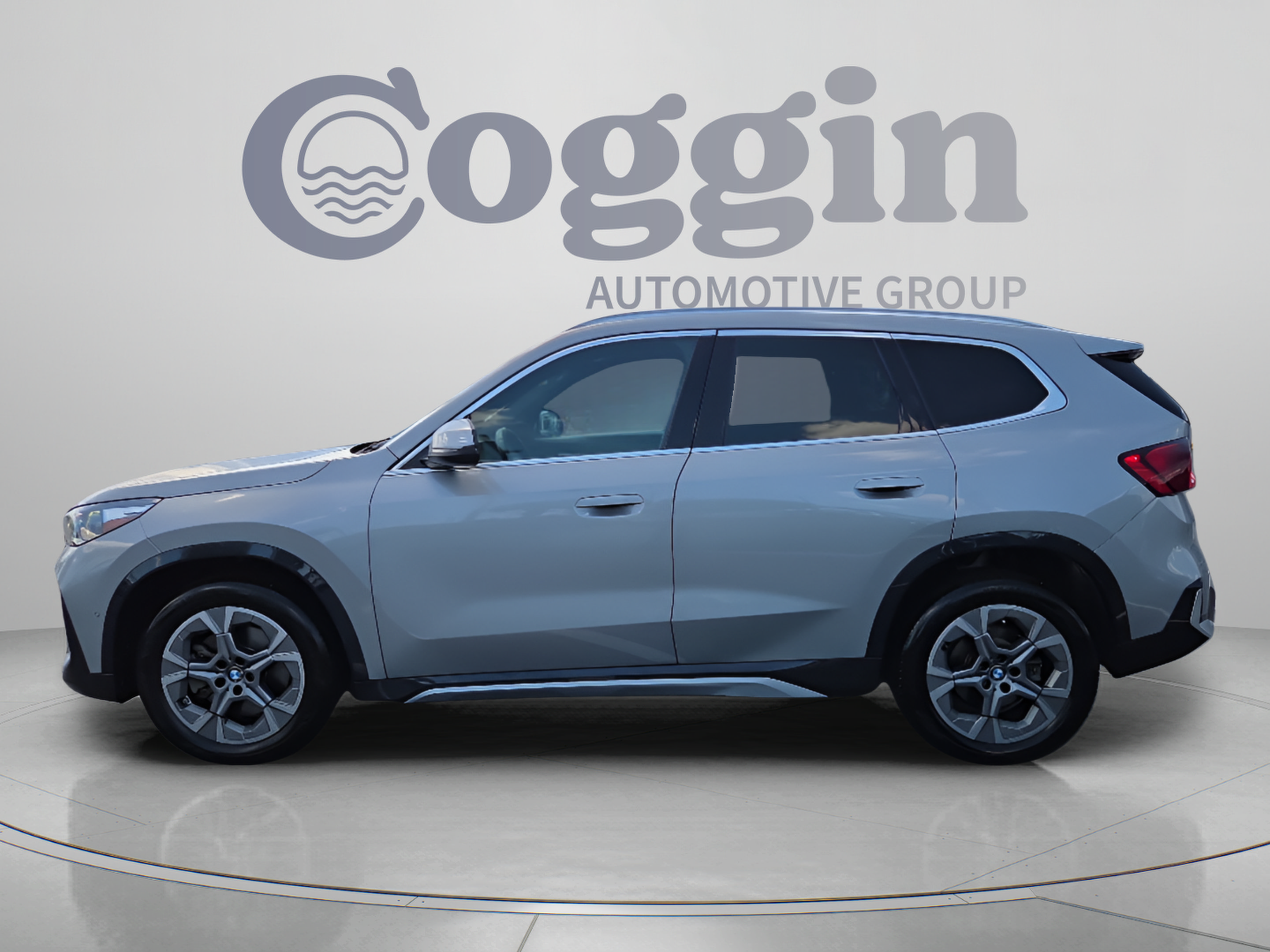 Certified 2025 BMW X1 xDrive28i w/ Convenience Package AWD/4WD image 2