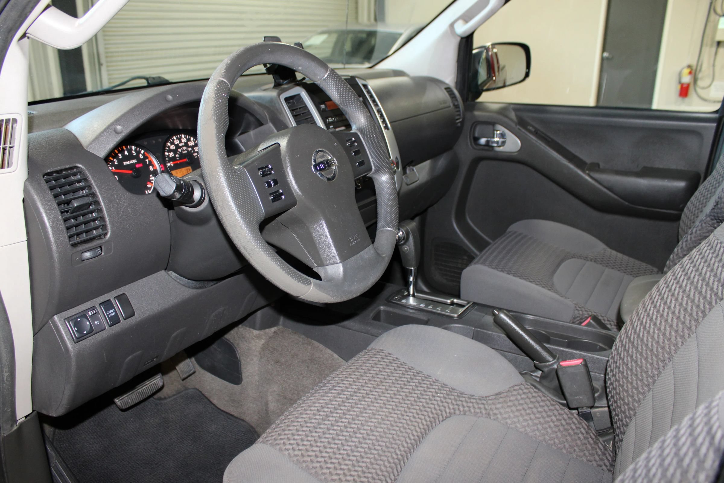 Used 2012 Nissan Frontier SV w/ SV Premium Utility Pkg RWD image 20