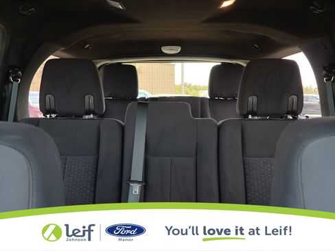 Used 2015 Ford Expedition XLT image 24