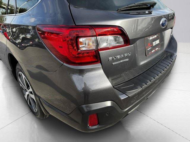 Used 2018 Subaru Outback 2.5i Limited AWD/4WD image 17