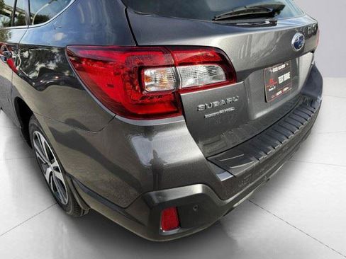 Used 2018 Subaru Outback 2.5i Limited AWD/4WD image 17