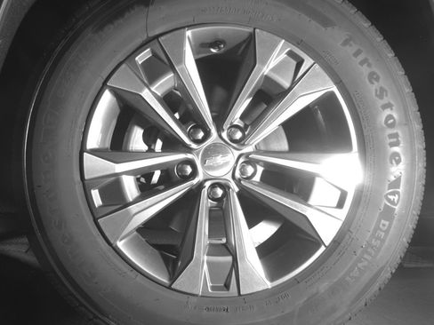 Used 2025 Chevrolet Equinox LT FWD image 12
