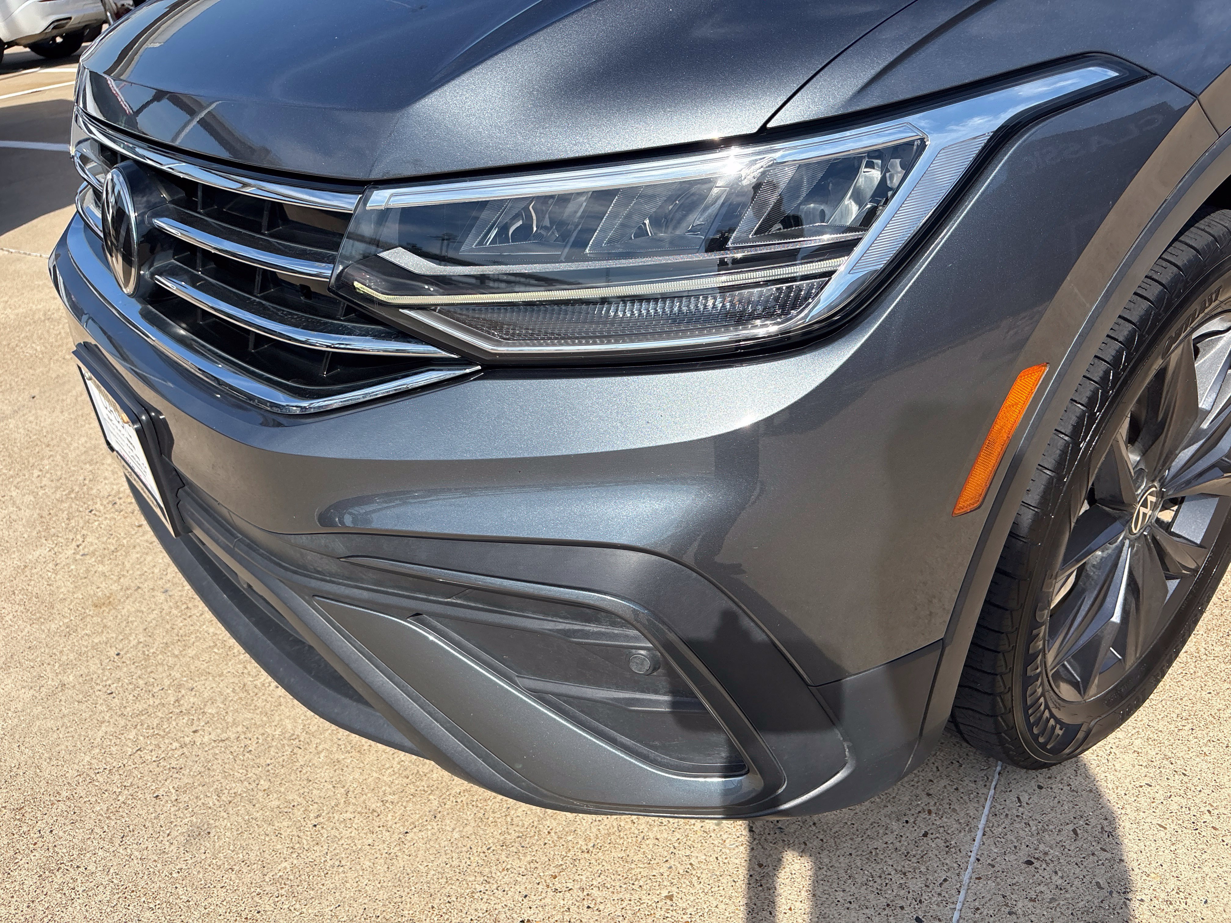Used 2023 Volkswagen Tiguan SE FWD image 4