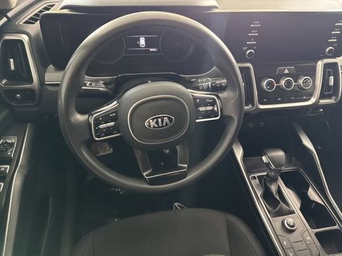 Used 2021 Kia Sorento LX FWD image 25