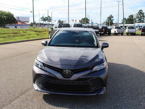 Used 2019 Toyota Camry LE FWD image 3