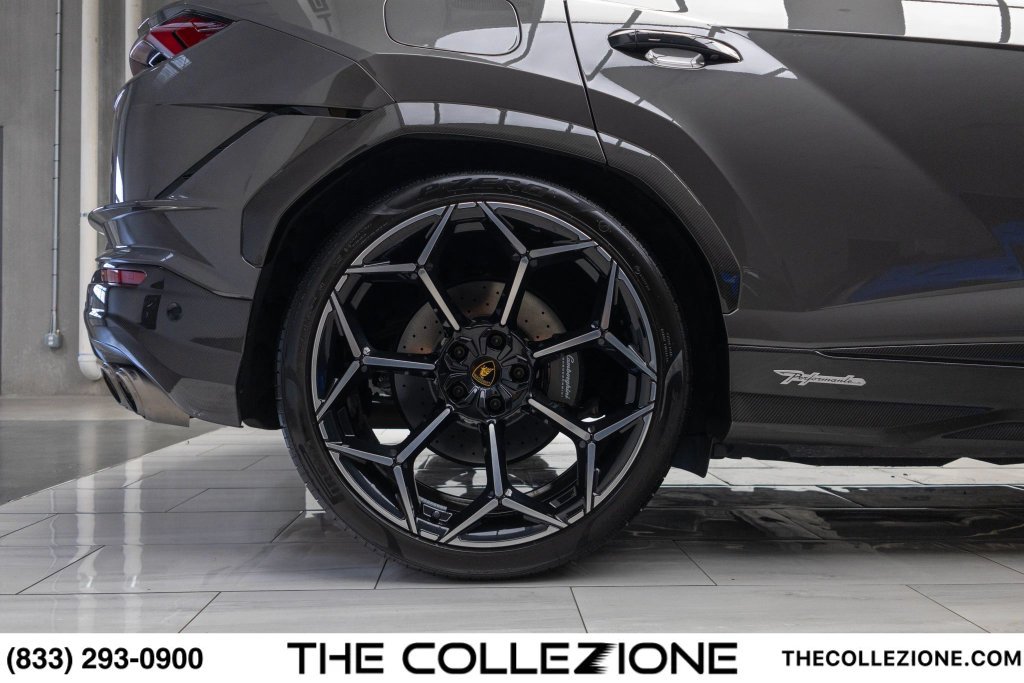 Used 2023 Lamborghini Urus Performante AWD/4WD image 31