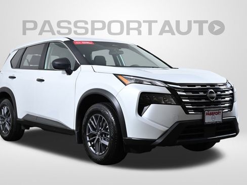 Certified 2025 Nissan Rogue S image 4