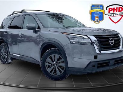 Used 2022 Nissan Pathfinder SV w/ SV Premium Package
