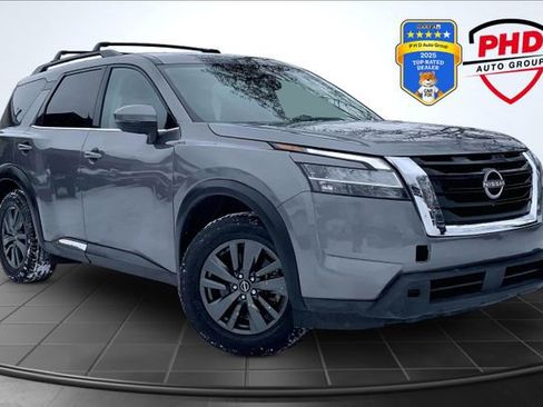 Used 2022 Nissan Pathfinder SV w/ SV Premium Package image 1