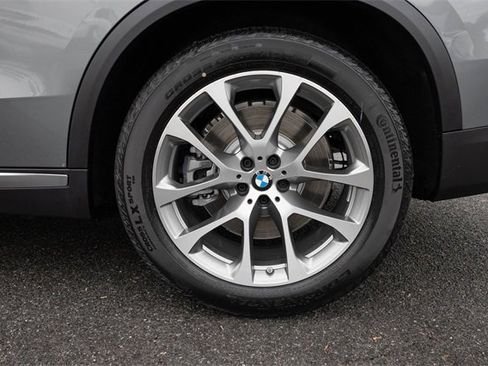 New 2026 BMW X5 xDrive50e w/ Climate Comfort Package image 6