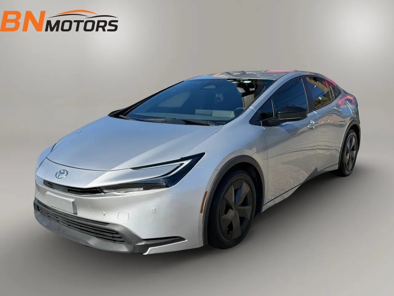 Used 2023 Toyota Prius LE FWD image 2