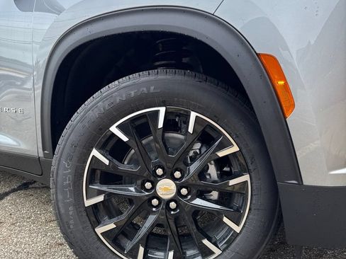 New 2026 Chevrolet Traverse LT w/ Sun and Wheel Package AWD/4WD image 6