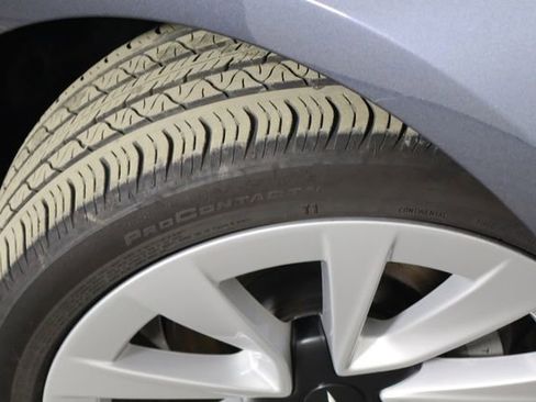 Used 2022 Tesla Model 3 Long Range AWD/4WD image 28
