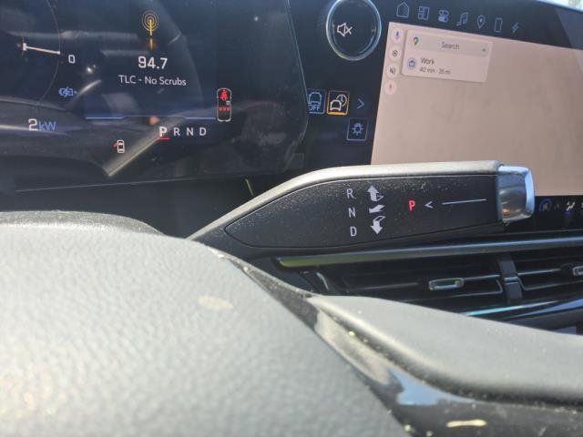 Used 2025 Chevrolet Equinox EV RS w/ Convenience Package II FWD image 3