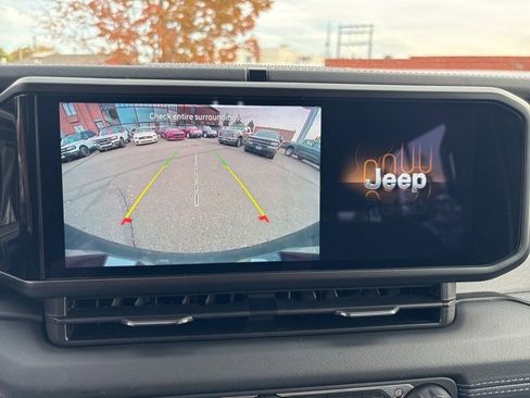 Used 2024 Jeep Wrangler Sahara image 24