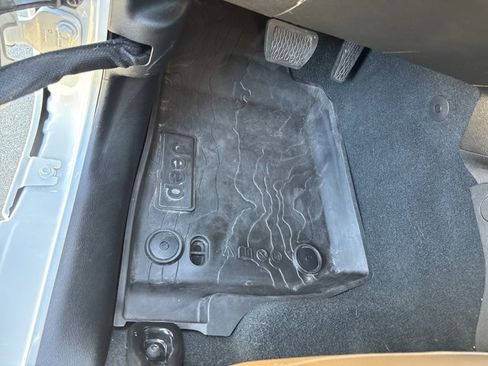 Used 2022 Jeep Wrangler Unlimited Rubicon 4xe w/ Cold Weather Group image 27