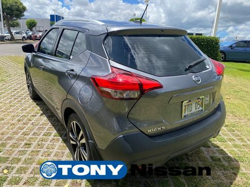 Used 2018 Nissan Kicks SV FWD image 5