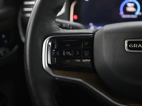 Used 2024 Jeep Grand Wagoneer L 4WD image 30