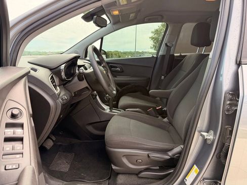 Used 2020 Chevrolet Trax LS w/ Tint and Cruise Package FWD image 23