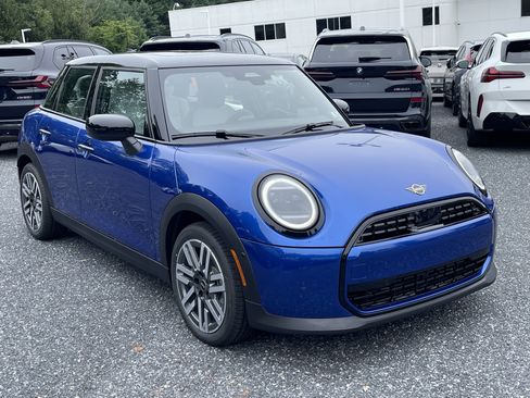 New 2026 MINI Cooper 4-Door Hardtop FWD image 3
