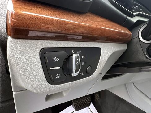 Used 2023 Audi Q5 2.0T Premium w/ Convenience Package image 15