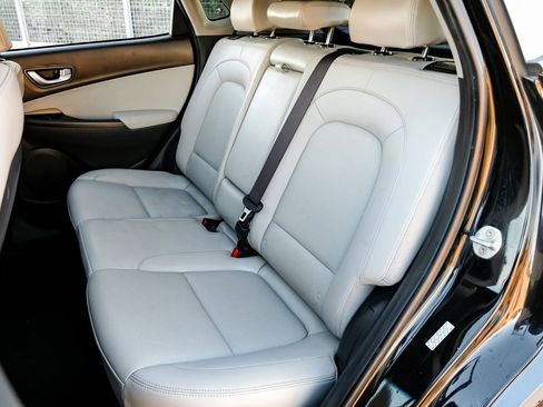 Used 2022 Hyundai Kona Limited image 40