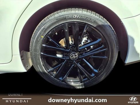 Used 2025 Toyota Camry SE image 6