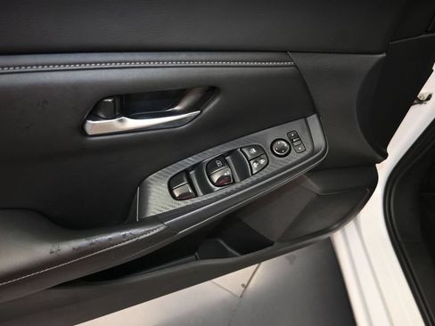 Used 2024 Nissan Sentra SV FWD image 11