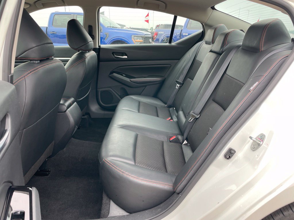 Used 2024 Nissan Altima 2.5 SR FWD image 8