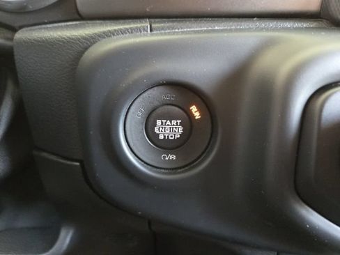Used 2019 Jeep Wrangler Sport w/ Quick Order Package 23S AWD/4WD image 10