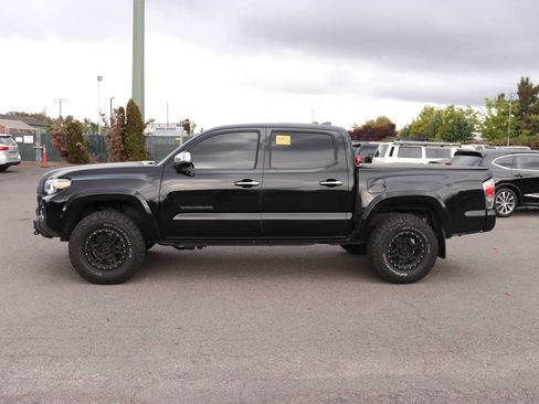 Used 2016 Toyota Tacoma Limited w/ Towing Package AWD/4WD image 8