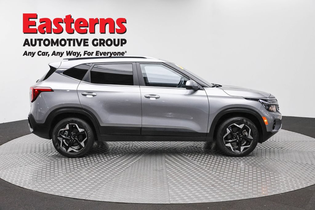 Used 2024 Kia Seltos EX AWD/4WD image 5