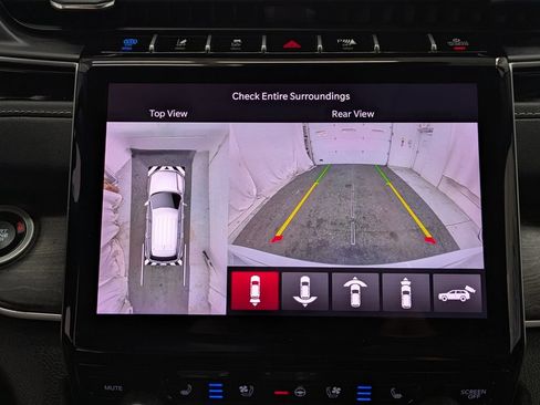 Used 2023 Jeep Grand Cherokee 4WD 4xe w/ Luxury Tech Group II image 16