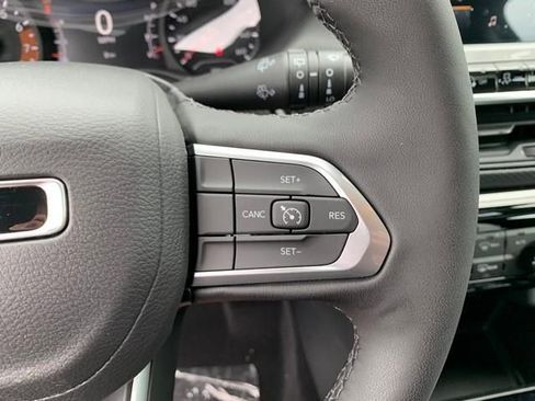 New 2024 Jeep Compass Latitude w/ Convenience Group image 16