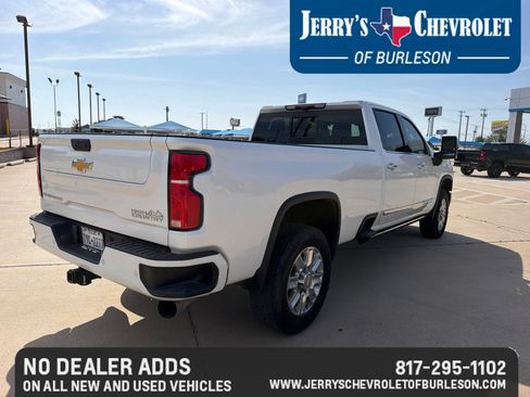 Used 2024 Chevrolet Silverado 2500 High Country w/ Technology Package AWD/4WD image 6