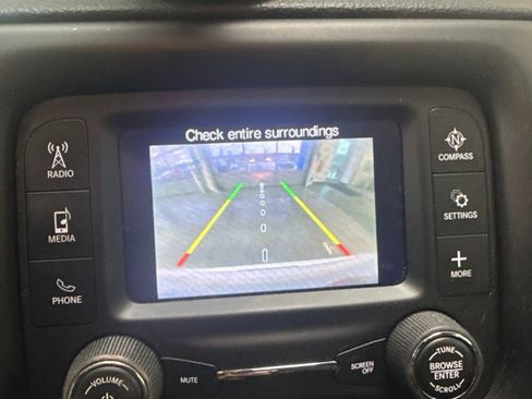 Used 2017 Jeep Compass Latitude FWD image 6