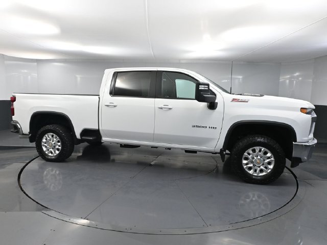 Used 2023 Chevrolet Silverado 3500 LT w/ Convenience Package AWD/4WD image 3