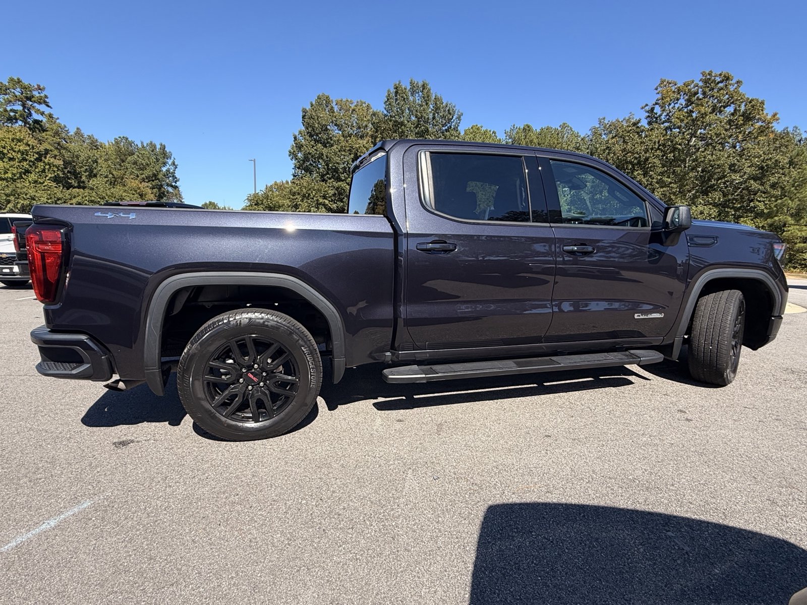 Used 2022 GMC Sierra 1500 Elevation w/ LPO, Elevation Black Package AWD/4WD image 13