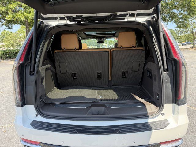 Used 2021 Cadillac Escalade Premium Luxury w/ Performance Package AWD/4WD image 45