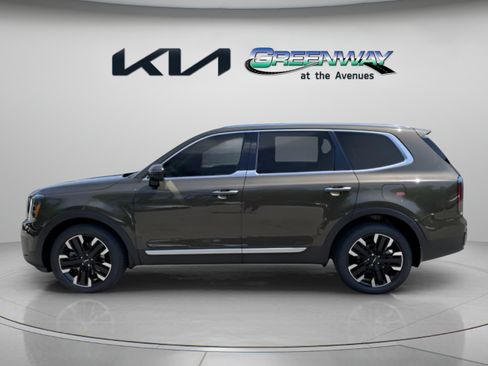 Certified 2025 Kia Telluride SX FWD image 2