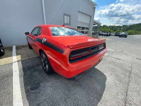 Used 2016 Dodge Challenger SXT Plus RWD image 10