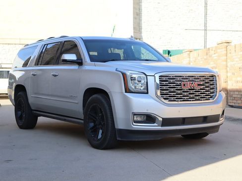 Used 2018 GMC Yukon XL Denali w/ Denali Ultimate Package RWD image 2